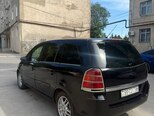 Opel Zafira-4