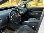 Toyota Prius-13