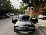 LADA (VAZ) 2107-1