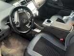Toyota Prius V-2