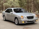 Mercedes E 240-1