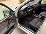 Mercedes E 240-19