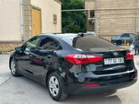 Kia Cerato-5