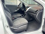 Hyundai Accent-10