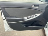 Hyundai Accent-15