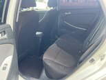 Hyundai Accent-12