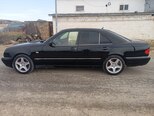 Mercedes E 240-11