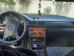 Mercedes 200 E-17