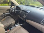 Mitsubishi Outlander-8