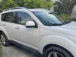 Mitsubishi Outlander-3