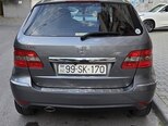 Mercedes B 180-3