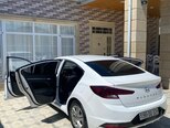 Hyundai Elantra-8