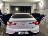 Hyundai Elantra-13