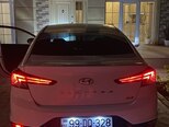Hyundai Elantra-12