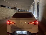 Hyundai Elantra-16
