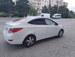 Hyundai Accent-7