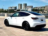 Tesla Model Y-3
