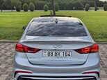 Hyundai Elantra-5