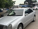 Mercedes E 270-6