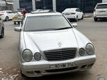 Mercedes E 270-1