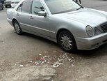 Mercedes E 270-7