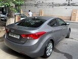Hyundai Elantra-3