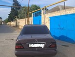 Mercedes 220 E-2