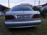 Mercedes E 240-5
