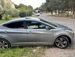 Hyundai Elantra-9