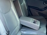 Hyundai Elantra-21
