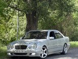 Mercedes E 270-1