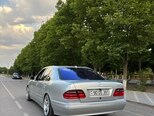 Mercedes E 270-2