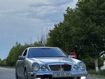 Mercedes E 270-5