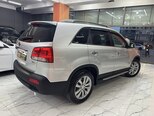 Kia Sorento-11