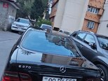 Mercedes E 270-3
