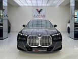 BMW i7-1
