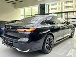 BMW i7-7