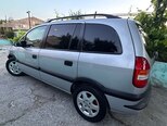 Opel Zafira-5
