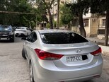 Hyundai Elantra-11
