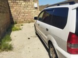 Mitsubishi Chariot Grandis-5