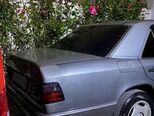 Mercedes 200 E-2