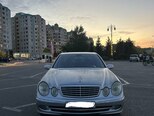 Mercedes E 220-1
