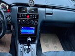Mercedes E 240-17