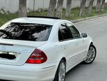 Mercedes E 240-11