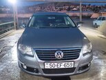 Volkswagen Passat-1