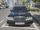 Mercedes 220 E-13