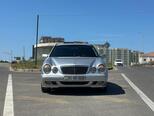 Mercedes E 220-1