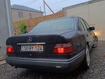 Mercedes E 200-11