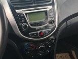 Hyundai Accent-4