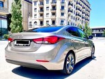 Hyundai Elantra-6